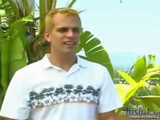 هذا معلقة حوض حلوة لديها ل splendid زوج من إبريق