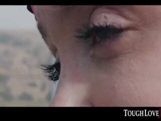 Toughlovex מגרש lizard nikole nash עונה karl toughlove