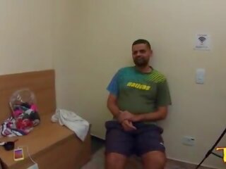 Wanessa boyer एसई prepara पैरा sua primeira cena na hardbrazil - hulk