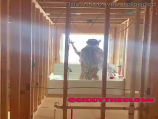 Gibby ang payaso celebrates pagbili una bahay