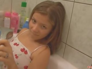 רטוב נוער ב ה אַמבַּטִיָה