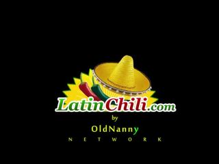 Latinchili 脂肪 ラテン グロリア ファック 彼女自身