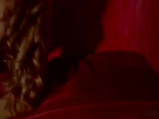 लाल संवेदनात्मक - leanna decker