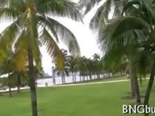 नॉटी लालच के लिए रमणीय युवा महिला