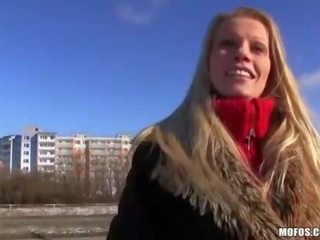 Гламур lassie lucie трахає чужий