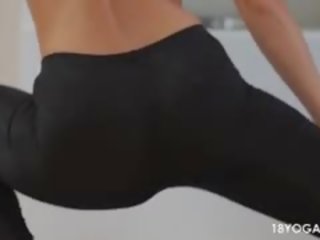 اليوغا في سن المراهقة يحصل على الشرجي في كرسي 1 ساعة immediately afterwards تجريب